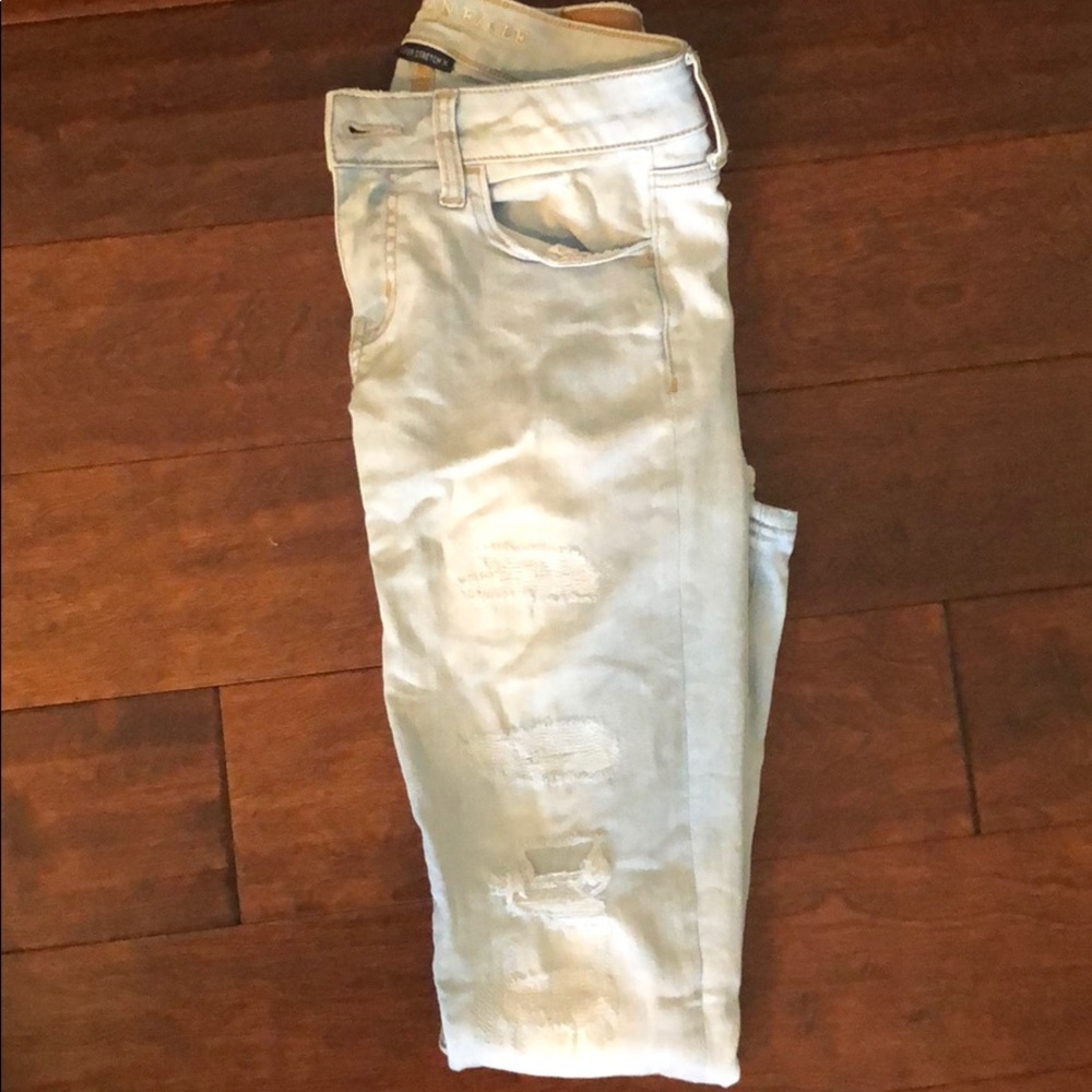 AE Light Wash Jegging with distressing